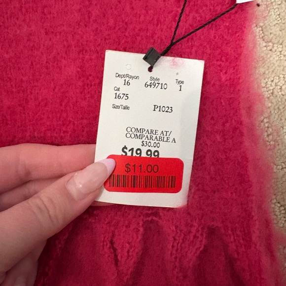 FREE SCARF - Picture 3 of 3